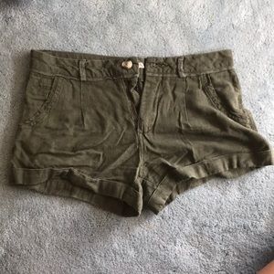 Cute Dark Green Shorts!